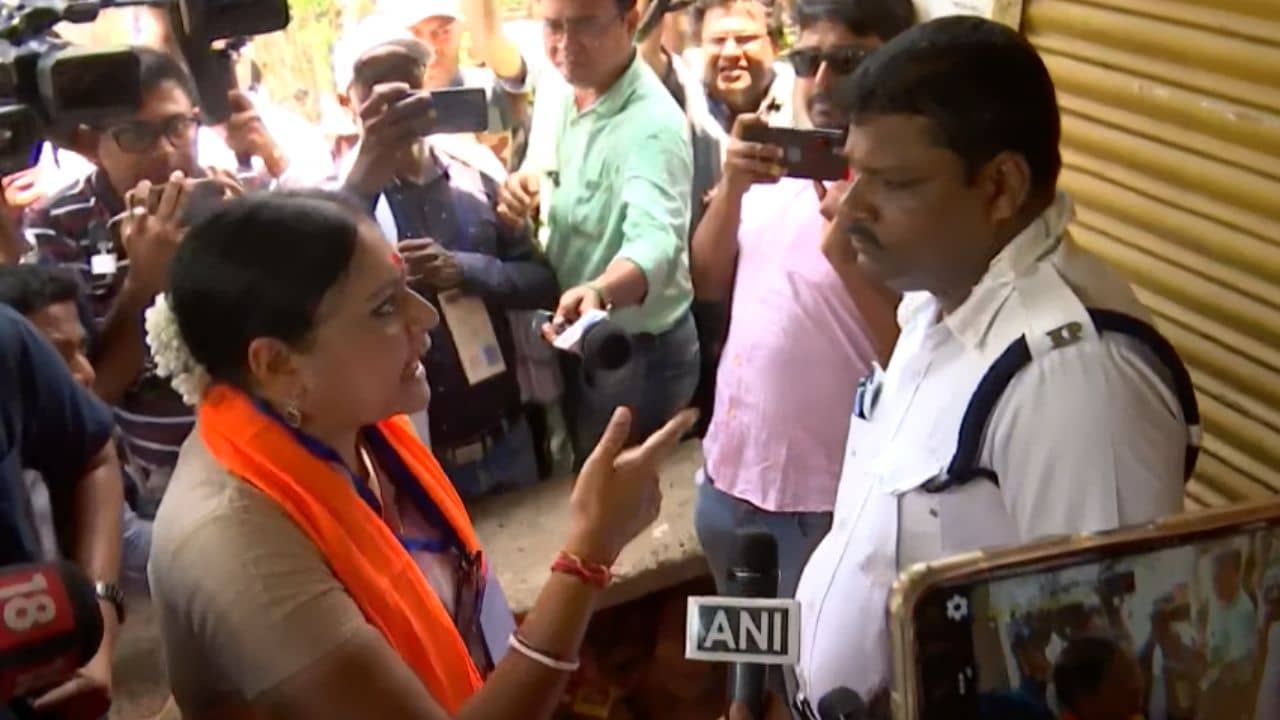 Agnimitra Paul: দরজার পাশে দাঁড়িয়ে বেঙ্গল পুলিশ ভোট করাচ্ছে, মারত্মক অভিযোগ অগ্নিমিত্রার