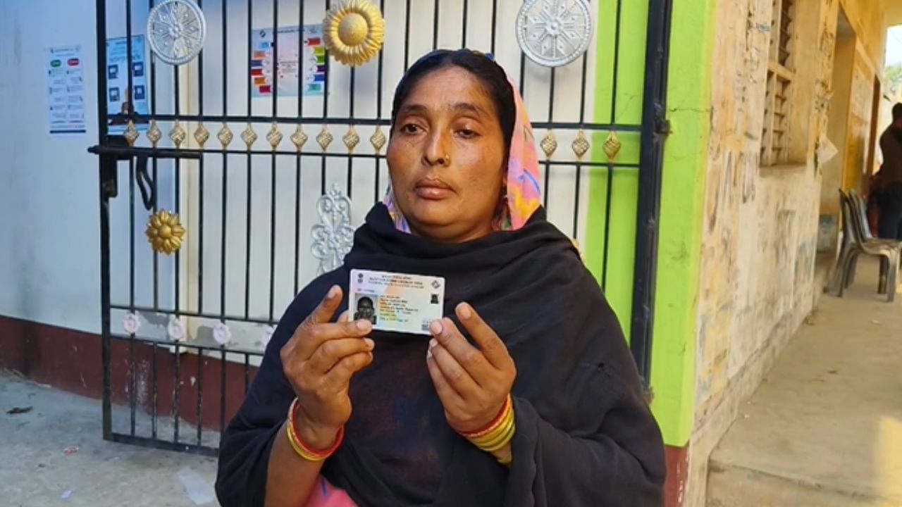 Birbhum Lok Sabha Election: 'প্রিসাইডিং অফিসার বলছে অন্য লোকে ভোট দিয়েছে, আমি কি মরে গেছি নাকি যে কেউ ভোট দিয়ে দেবে?'