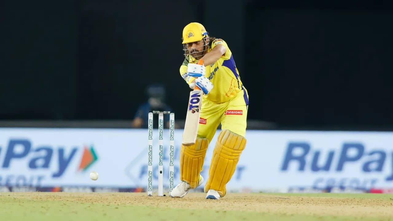 MS Dhoni: এবিডির রেকর্ডে থাবা, তৃতীয় ভারতীয় হিসেবে বড় IPL মাইলস্টোন ধোনির