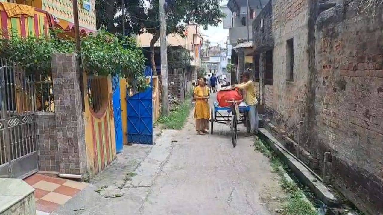 Maldah: মেলাতে দুই বোনের সঙ্গে পরিচয় যুবকের, ফোন নম্বর বিনিয়ম, রাতেই মাশুল গুনতে হল...