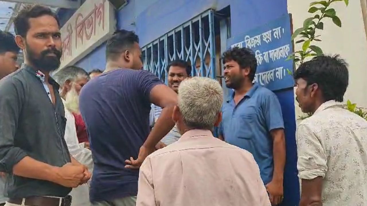 Murshidabad: জমি নিয়ে বিবাদ, ভাগ্নের মাথায় হাঁসুয়ার 'কোপ' মামার