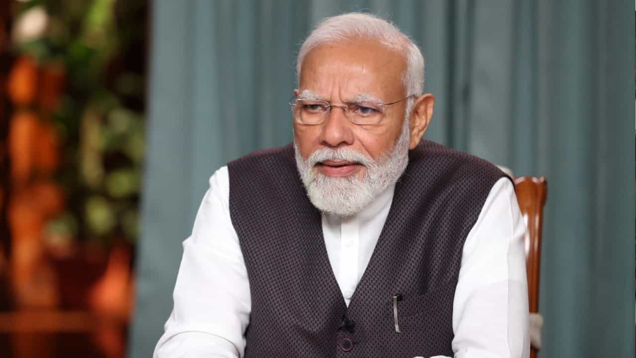 PM Narendra Modi TV9 Interview: আগে বামেরা, এখন তৃণমূল বাংলাকে শেষ করে দিয়েছে: মোদী PM Narendra Modi TV9 Interview: আগে বামেরা, এখন তৃণমূল বাংলাকে শেষ করে দিয়েছে: মোদী