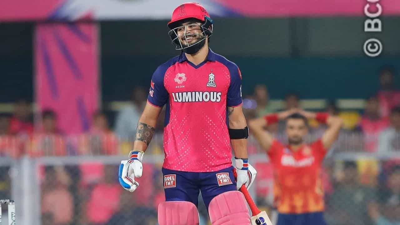 RR vs PBKS: হোমেও অস্বস্তি, হারের হ্যাটট্রিকের পর পঞ্জাবের বিরুদ্ধে সঞ্জুদের পুঁজি মাত্র ১৪৪ রান! RR vs PBKS: হোমেও অস্বস্তি, হারের হ্যাটট্রিকের পর পঞ্জাবের বিরুদ্ধে সঞ্জুদের পুঁজি মাত্র ১৪৪ রান!