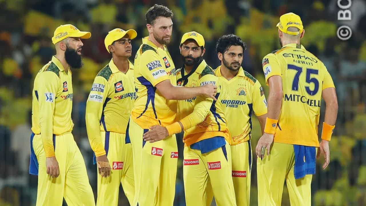 CSK vs PBKS: ৩৬ বছরে IPL অভিষেক! রেকর্ডের ম্যাচে নজর কাড়লেন ইংরেজ পেসার CSK vs PBKS: ৩৬ বছরে IPL অভিষেক! রেকর্ডের ম্যাচে নজর কাড়লেন ইংরেজ পেসার