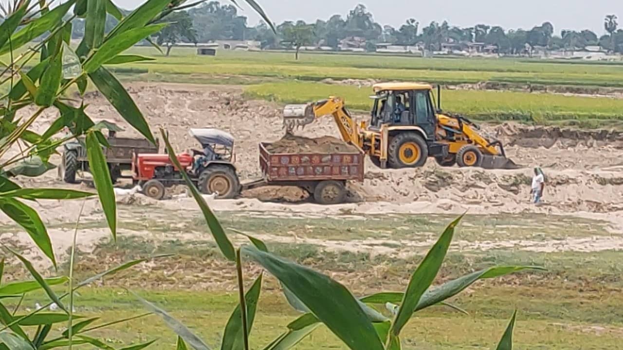 North Dinajpur: প্রশাসনের নাকের ডগাতেই ‘চুরি’ হয়ে যাচ্ছে আস্ত নদী, মাফিয়াদের স্বর্গরাজ্যে টিভি ৯ বাংলা