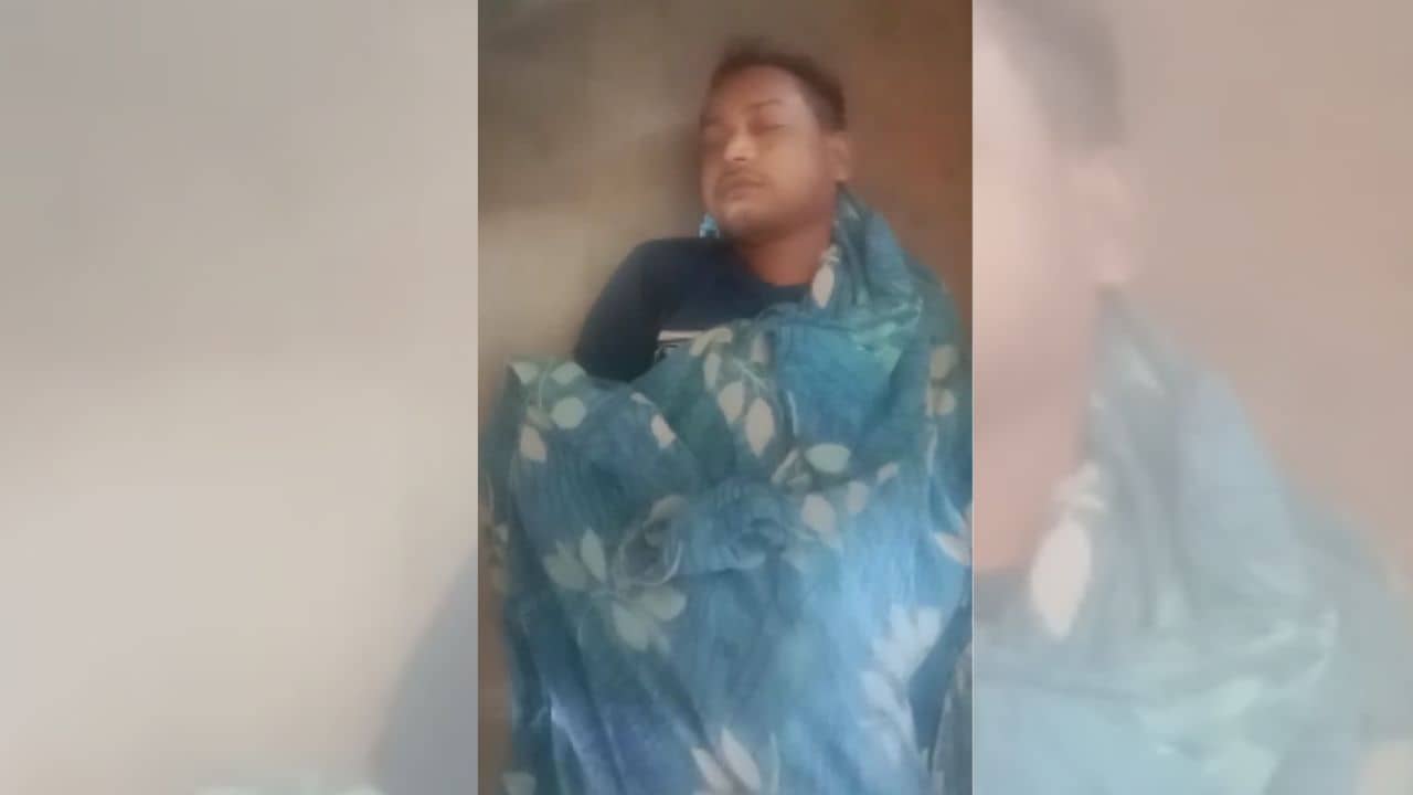 Santoshpur Station: হঠাৎ এসে বেধড়ক মার, সন্তোষপুর স্টেশনের টিকিট কাউন্টারের সামনে খুন যুবক