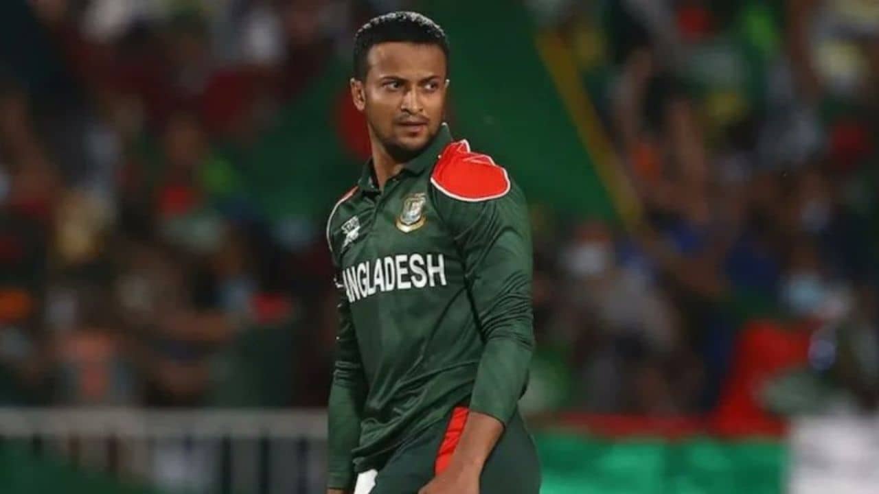 Shakib Al Hasan ভিডিয়ো: সেলফি তোলার চেষ্টা করতেই মারমুখী, বিশ্বকাপের আগে প্রবল চাপে সুপারস্টার সাকিব!