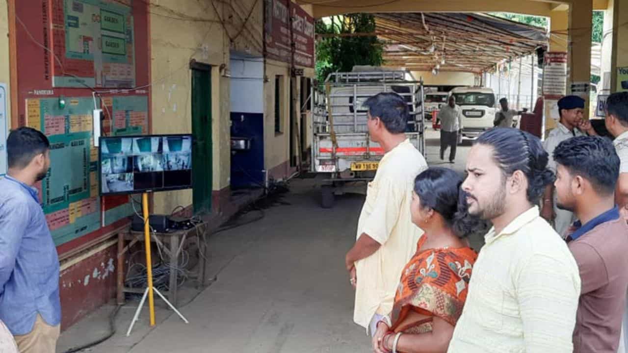 Sukanta Majumder: 'দোসর I-PAC টুকরে টুকরে গ্যাঙের মহিলাকে দিয়ে EVM কারচুপি', বিস্ফোরক সুকান্ত Sukanta Majumder: 'দোসর I-PAC টুকরে টুকরে গ্যাঙের মহিলাকে দিয়ে EVM কারচুপি', বিস্ফোরক সুকান্ত
