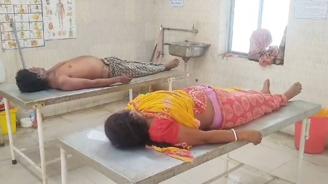 Suicide: ছেলের সঙ্গে অশান্তি, সকালে একই দড়িতে ঝুলতে দেখা গেল স্বামী-স্ত্রীকে