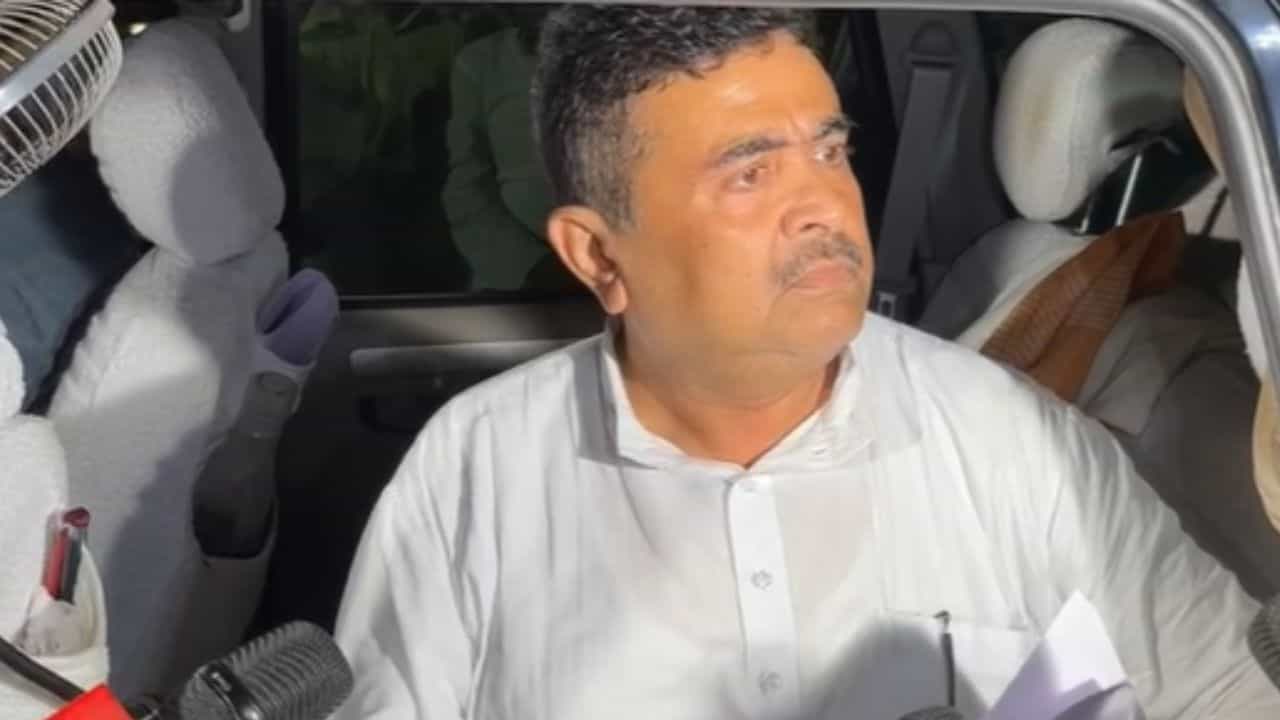 Suvendu Adhikari: 'এর শেষ দেখে ছাড়বই', ভাড়া নেওয়া গেস্ট হাউজ়ে পুলিশ যেতেই 'জ্বলে' উঠলেন শুভেন্দু Suvendu Adhikari: 'এর শেষ দেখে ছাড়বই', ভাড়া নেওয়া গেস্ট হাউজ়ে পুলিশ যেতেই 'জ্বলে' উঠলেন শুভেন্দু