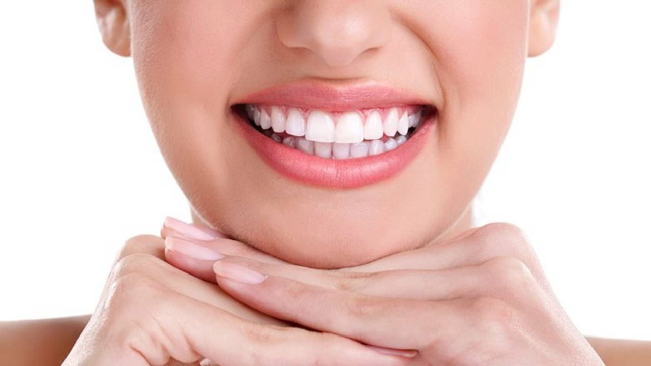 Dental Care: গাদা টাকা খরচা নয়, এই উপায়ে ঘরেই দাঁত হবে মুক্তোর মতো চকচকে