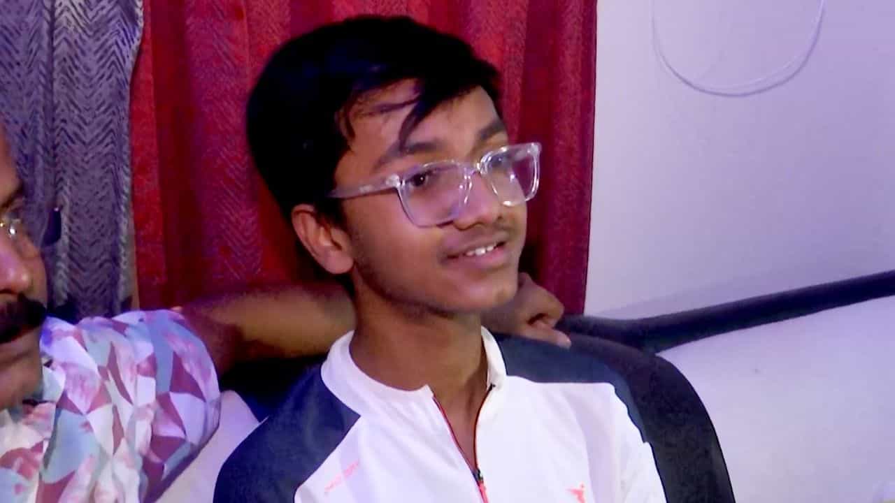 WB Board 10th Result 2024 Topper: 'কৌতুহল তোমাকে শেখাবে', কেবল মেধায় নয়, মাধ্যমিকে প্রথম চন্দ্রচূড়ের কথাতেই মুগ্ধ গোটা বাংলা WB Board 10th Result 2024 Topper: 'কৌতুহল তোমাকে শেখাবে', কেবল মেধায় নয়, মাধ্যমিকে প্রথম চন্দ্রচূড়ের কথাতেই মুগ্ধ গোটা বাংলা