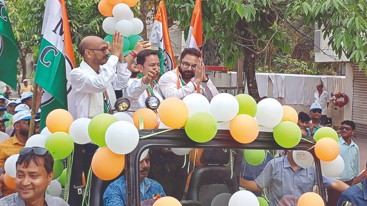 ভোট প্রচারে লু লেগে অসুস্থ সোহম, তড়িঘড়ি ভর্তি করা হয় হাসপাতালে