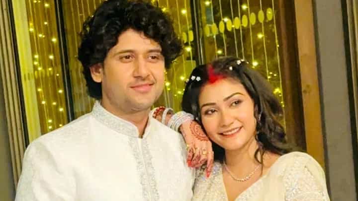 আদৃত রায় ও কৌশাম্বী চক্রবর্তীর রিসেপশন পার্টির ভিডিয়ো নেটপাড়ায় ছড়িয়ে পড়তেই তুলোধনা অভিনেতাকে আদৃত রায় ও কৌশাম্বী চক্রবর্তীর রিসেপশন পার্টির ভিডিয়ো নেটপাড়ায় ছড়িয়ে পড়তেই তুলোধনা অভিনেতাকে
