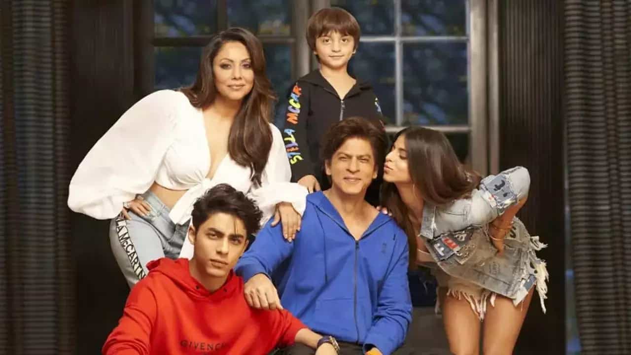 না শুনলেই বিপদ! গৌরীর কোন শর্ত মেনে বাড়িতে ঢুকতে হয় শাহরুখকে? না শুনলেই বিপদ! গৌরীর কোন শর্ত মেনে বাড়িতে ঢুকতে হয় শাহরুখকে?