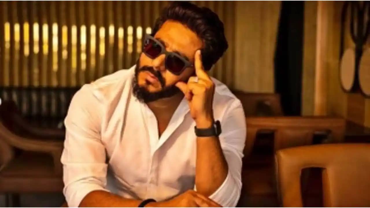 অহংকারটা করবে কোথা থেকে! পরিচালকদের নিয়ে কী বললেন রাজ?
