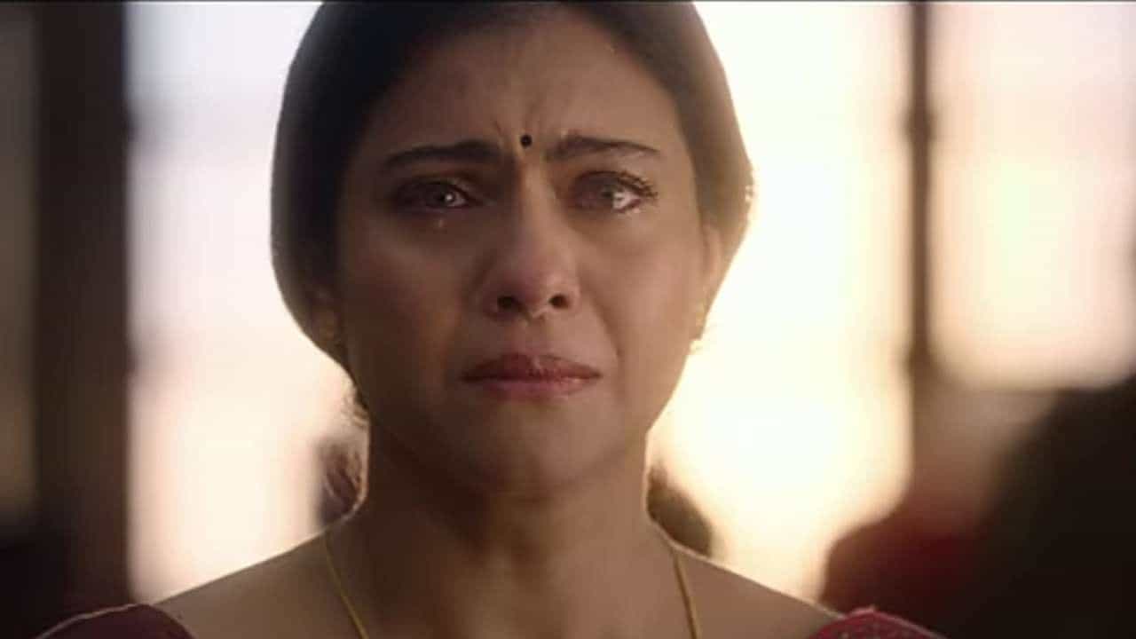 কাজলের কাণ্ড দেখে মেজাজ হারিয়ে সপাটে চড় অজয়ের কাজলের কাণ্ড দেখে মেজাজ হারিয়ে সপাটে চড় অজয়ের