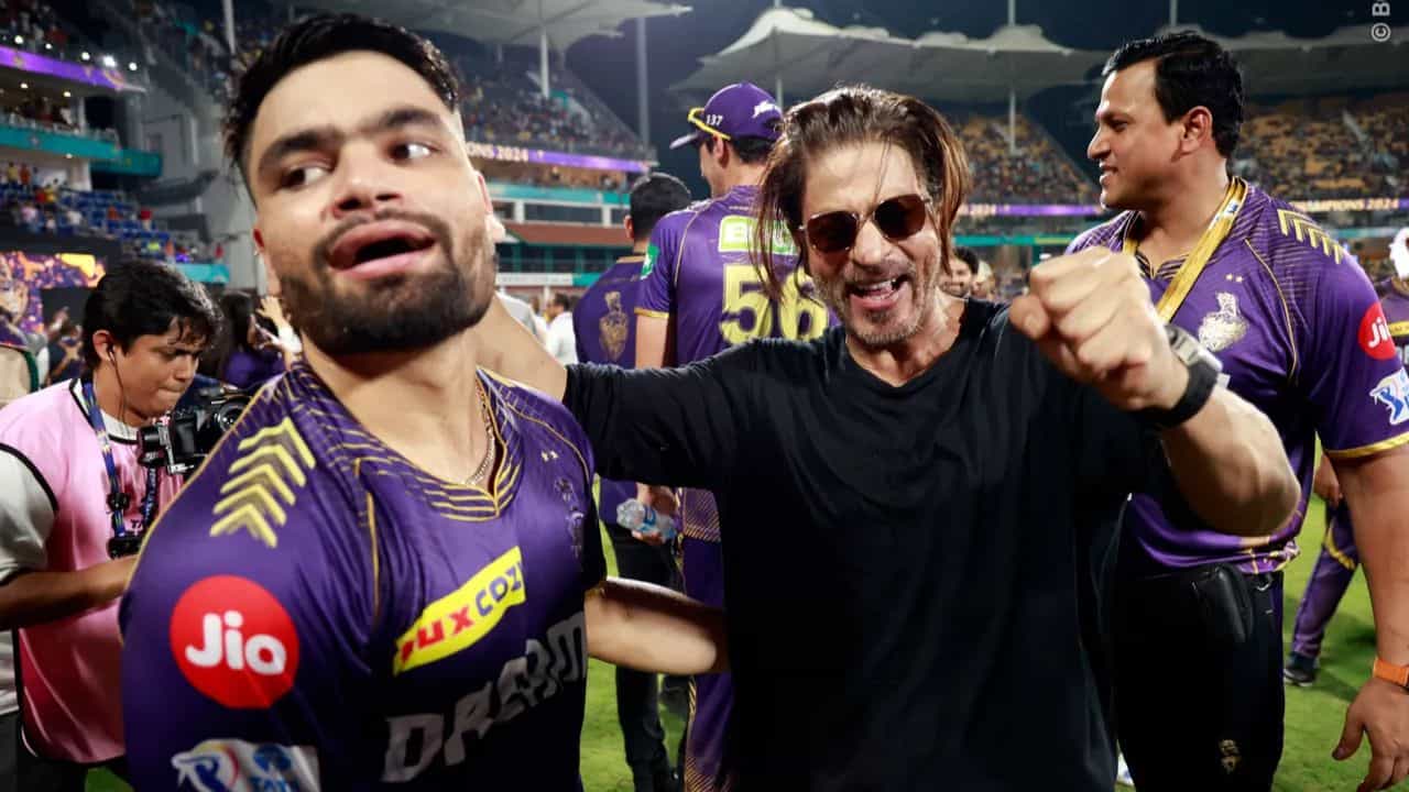 Rinku Singh: ছেলেবেলায় ১০ টাকা পেলে... KKRএ নিজের মাইনে নিয়ে মুখ খুললেন তারকা রিঙ্কু সিং Rinku Singh: ছেলেবেলায় ১০ টাকা পেলে... KKRএ নিজের মাইনে নিয়ে মুখ খুললেন তারকা রিঙ্কু সিং