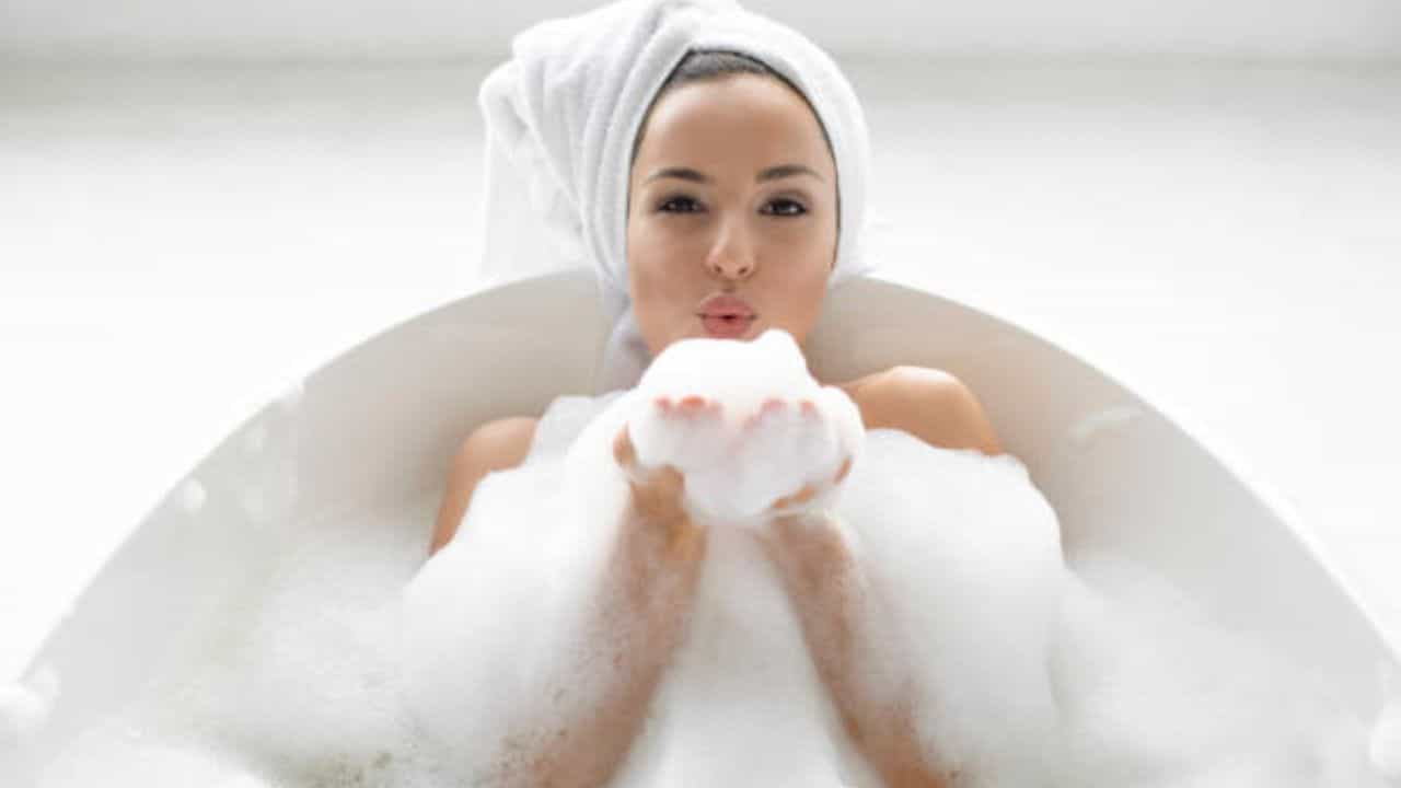 Body Care: গরমে ত্বকের সমস্যা এড়াতে চান? স্নানের সময় শরীরের এই ৬ অংশ পরিষ্কার করতে ভুলবেন না Body Care: গরমে ত্বকের সমস্যা এড়াতে চান? স্নানের সময় শরীরের এই ৬ অংশ পরিষ্কার করতে ভুলবেন না