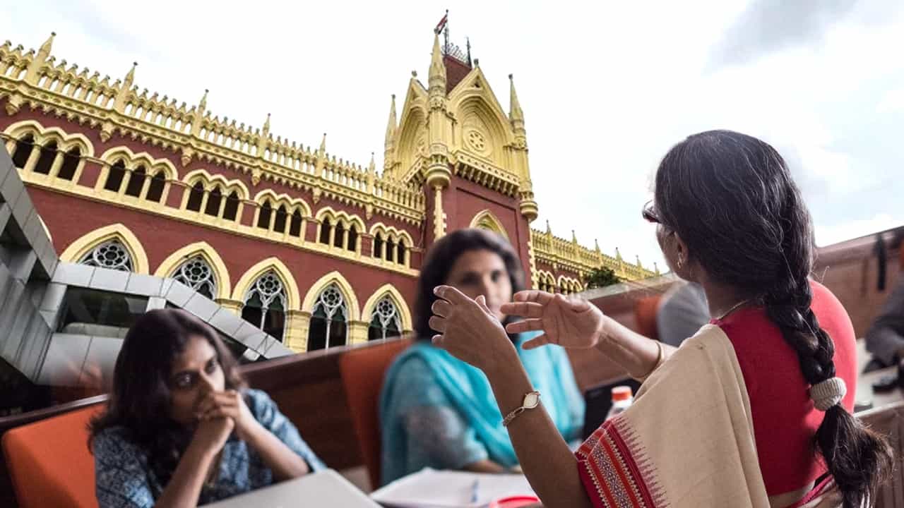 Calcutta High Court: শুধু পড়ালেই চলবে না, অধ্যাপকরা কী কী করবেন, বুঝিয়ে দিল কলকাতা হাইকোর্ট Calcutta High Court: শুধু পড়ালেই চলবে না, অধ্যাপকরা কী কী করবেন, বুঝিয়ে দিল কলকাতা হাইকোর্ট