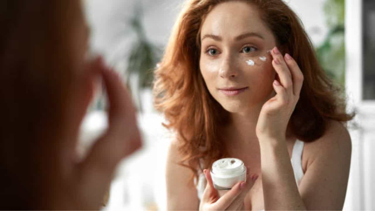 DIY Anti-Aging Cream: গাল ঝুলে পড়ছে? হোমমেড ক্রিম দিয়ে রুখে দিন বলিরেখা থেকে দাগছোপ DIY Anti-Aging Cream: গাল ঝুলে পড়ছে? হোমমেড ক্রিম দিয়ে রুখে দিন বলিরেখা থেকে দাগছোপ