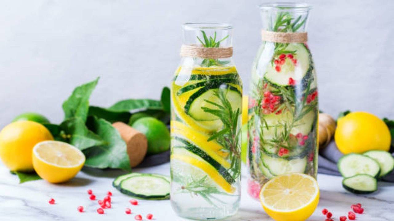 Detox Water: সারাদিনে কত লিটার ডিটক্স ওয়াটার খেলে ওজন কমবে? খাওয়ার আগে জেনে নিন এই তথ্য