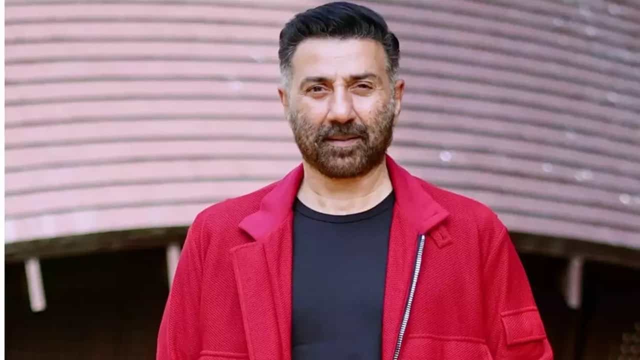Sunny Deol, Bollywood Actor: ছবি করার নামে আড়াই কোটি টাকা তুলে এ কী করলেন সানি? Sunny Deol, Bollywood Actor: ছবি করার নামে আড়াই কোটি টাকা তুলে এ কী করলেন সানি?