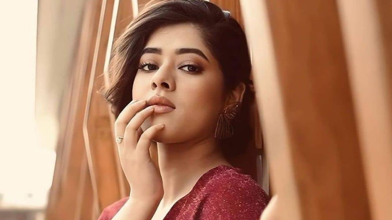 কলকাতায় ঝমঝমিয়ে বৃষ্টি, ওদিকে মাঝগঙ্গায় ভয়ানক অবস্থা দিতিপ্রিয়ার