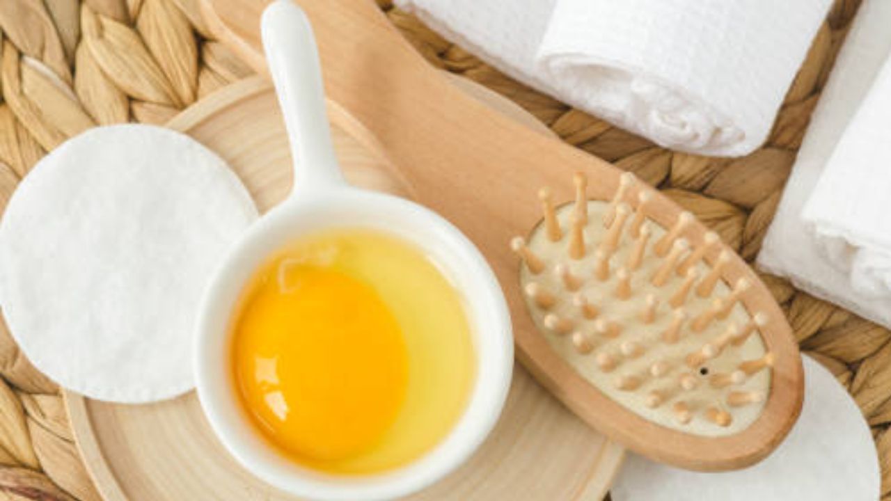 Egg for Hair & Skin: আঁশটে গন্ধের জন্য ডিম মাখতে চান না? এই টোটকা মানলে ত্বক ও চুল পাবেন মনের মতো