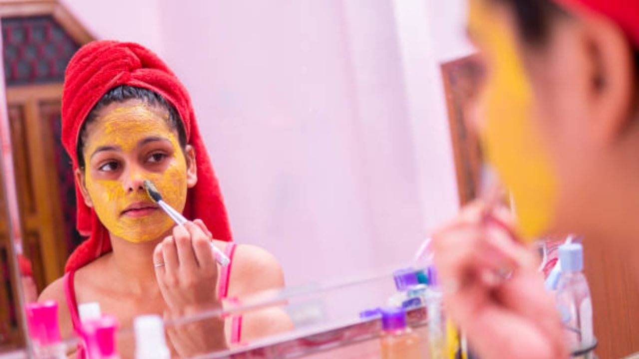 Oily Skin-Acne: একে তৈলাক্ত ত্বক তার উপর ব্রণ? মা-ঠাকুমার এই টোটকায় লুকিয়ে সমাধান