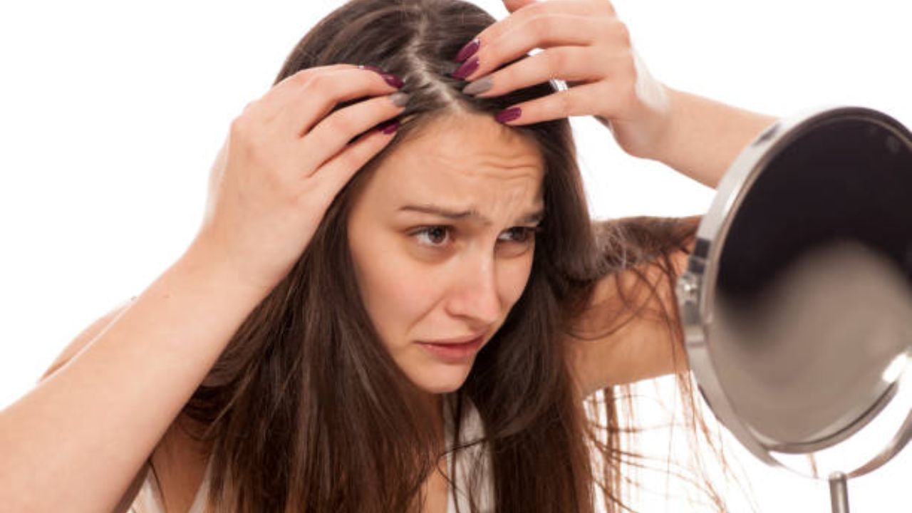 Hair Fall Problem: চুল পড়ার পরিমাণ দিন দিন বেড়েই চলেছে, কোন-কোন খাবার খেলে মুক্তি পাবেন এই সমস্যা থেকে? Hair Fall Problem: চুল পড়ার পরিমাণ দিন দিন বেড়েই চলেছে, কোন-কোন খাবার খেলে মুক্তি পাবেন এই সমস্যা থেকে?