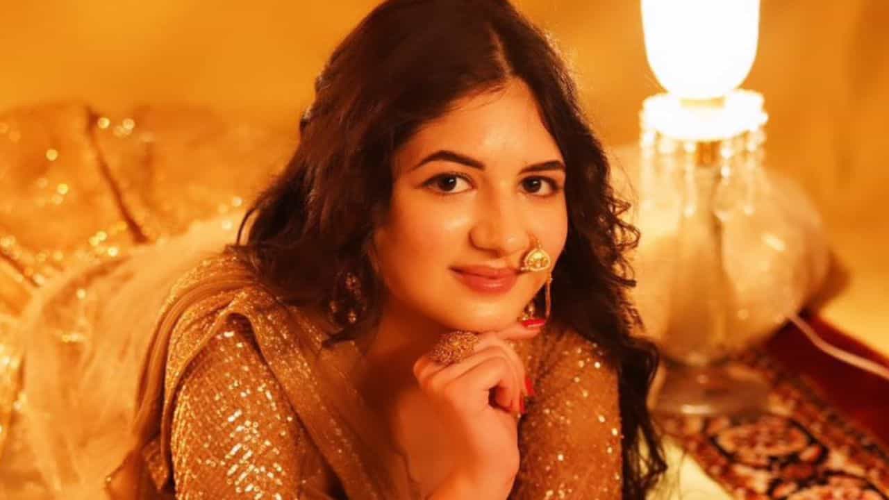 'বজরঙ্গি ভাইজান'-এর মুন্নির দুর্দান্ত রেজ়াল্ট দশম শ্রেণির বোর্ডে, কত পেলেন অভিনেত্রী? 'বজরঙ্গি ভাইজান'-এর মুন্নির দুর্দান্ত রেজ়াল্ট দশম শ্রেণির বোর্ডে, কত পেলেন অভিনেত্রী?