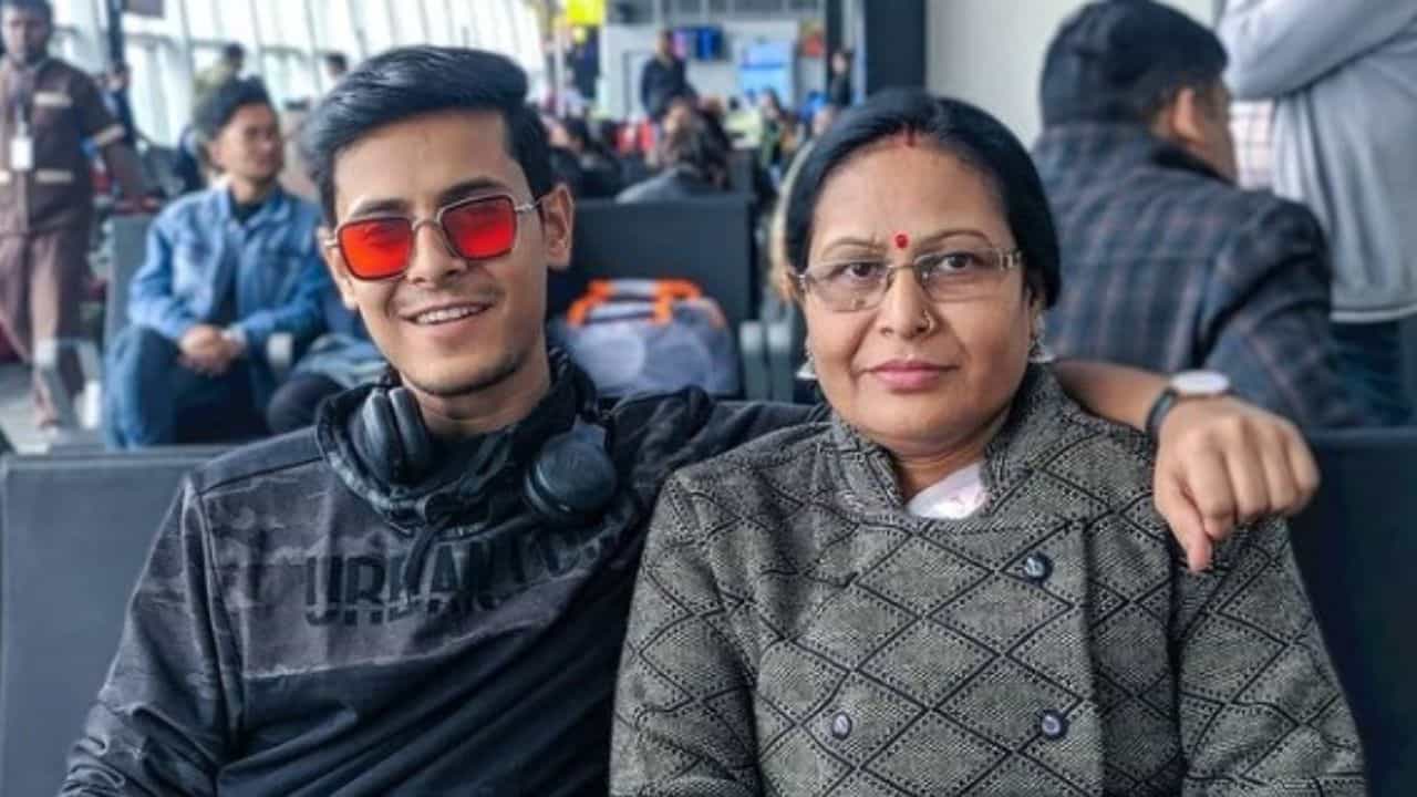 মায়ের হাতে ক্যামেরা ধরিয়েই বং গাই হয়েছিলেন কিরণ দত্ত | This is what ...