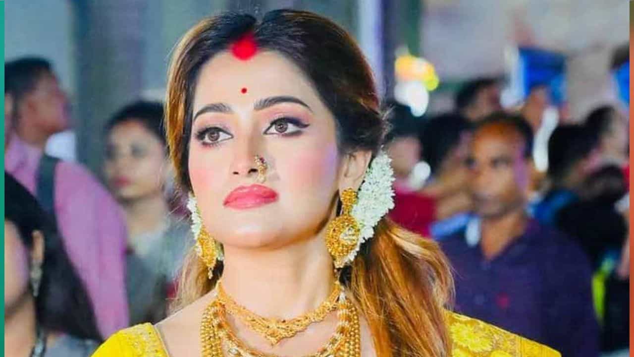 বদলে গেল জীবন! তৃণমূল নেত্রীর পরিবারে সেলিব্রিটি বউমা বদলে গেল জীবন! তৃণমূল নেত্রীর পরিবারে সেলিব্রিটি বউমা