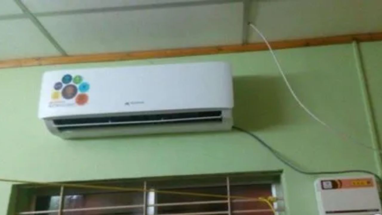 Air Conditioner Tips: কেন এয়ার কন্ডিশনারে বিস্ফোরণ হয়? ধুলো-কাদা জমেও ঘটতে পারে বিপদ Air Conditioner Tips: কেন এয়ার কন্ডিশনারে বিস্ফোরণ হয়? ধুলো-কাদা জমেও ঘটতে পারে বিপদ
