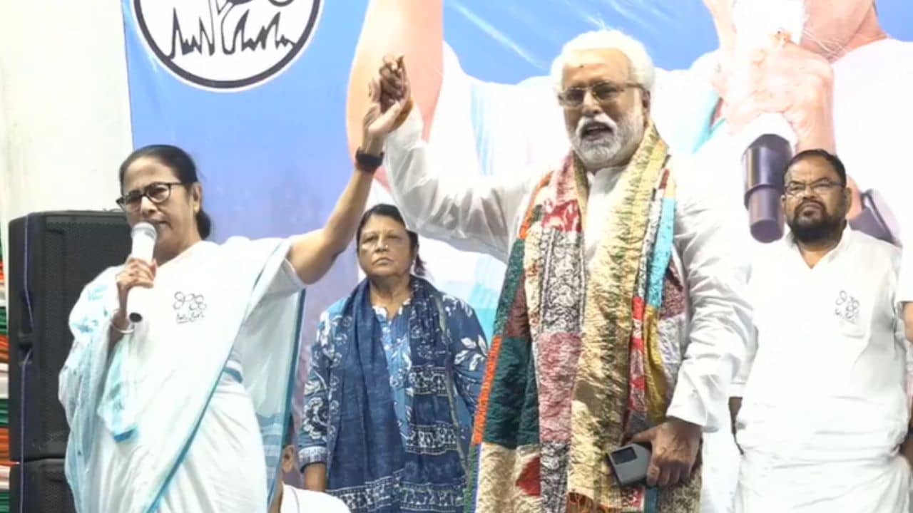 Mamata Banerjee: সুদীপের ফেক ভিডিয়ো বানিয়েছে ওরা, মঞ্চ থেকে সরব মমতা