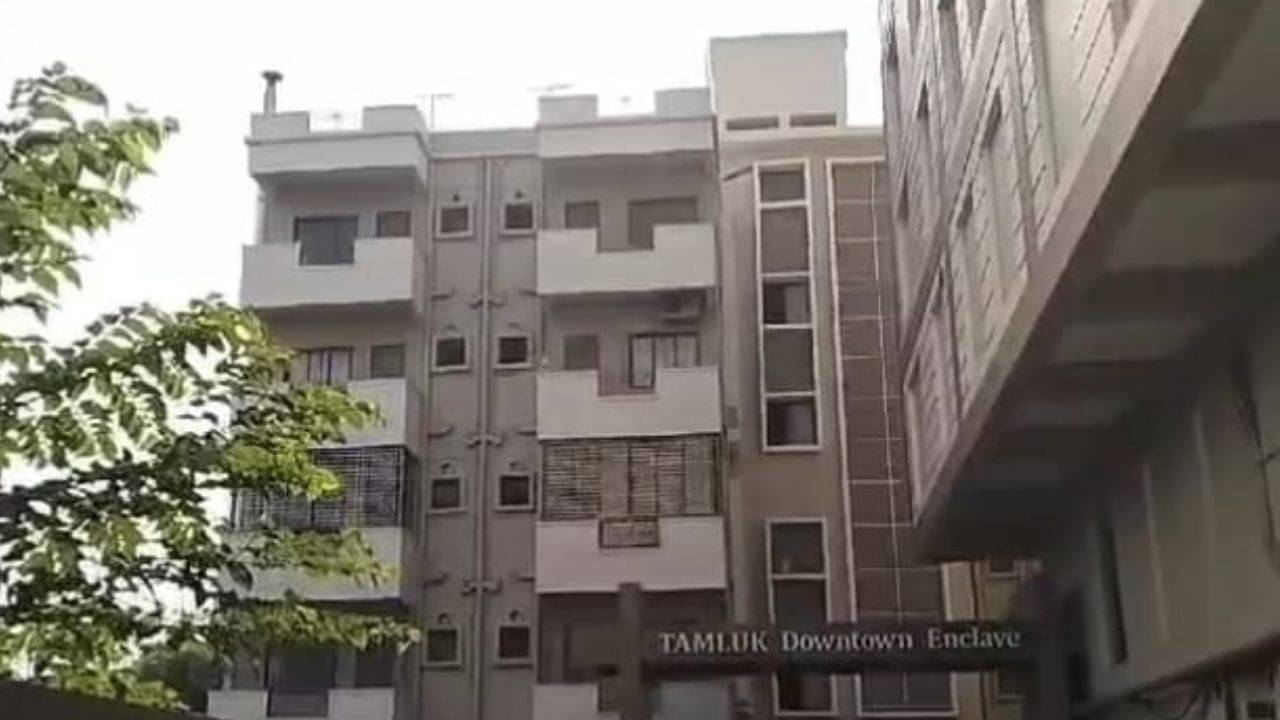 Illegal Building: ফ্ল্যাটের লোন মেটেনি এখনও! ১৫০ কোটির আবাসন ভেঙে ফেলার নির্দেশ, উদ্বেগে শতাধিক পরিবার