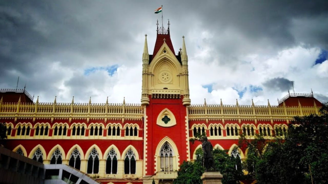 High Court: জামিনের জন্য ১ লক্ষ ৭৫ হাজার টাকা দিতে হয়েছিল পুলিশকে, ঢোলাহাট-কাণ্ডে বিস্ফোরক দাবি High Court: জামিনের জন্য ১ লক্ষ ৭৫ হাজার টাকা দিতে হয়েছিল পুলিশকে, ঢোলাহাট-কাণ্ডে বিস্ফোরক দাবি