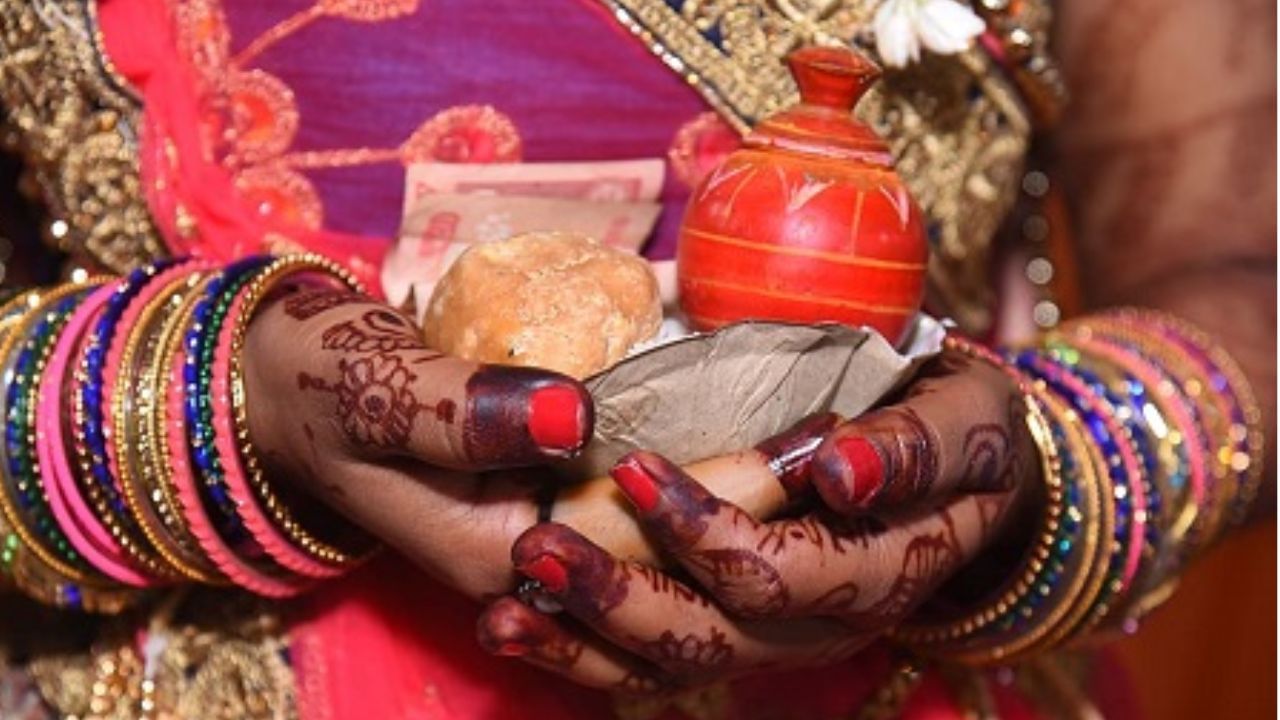 Marriage Dowry Case: বিয়ের সময় পাওয়া উপহারের হিসেব রাখতে হবে বর-কনেকে, কেন এমন বলল হাইকোর্ট