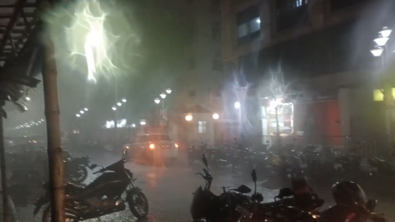 Weather Update: মুষলধারে বৃষ্টি, বজ্রপাত, শহরে কি আদৌ কালবৈশাখী হল?