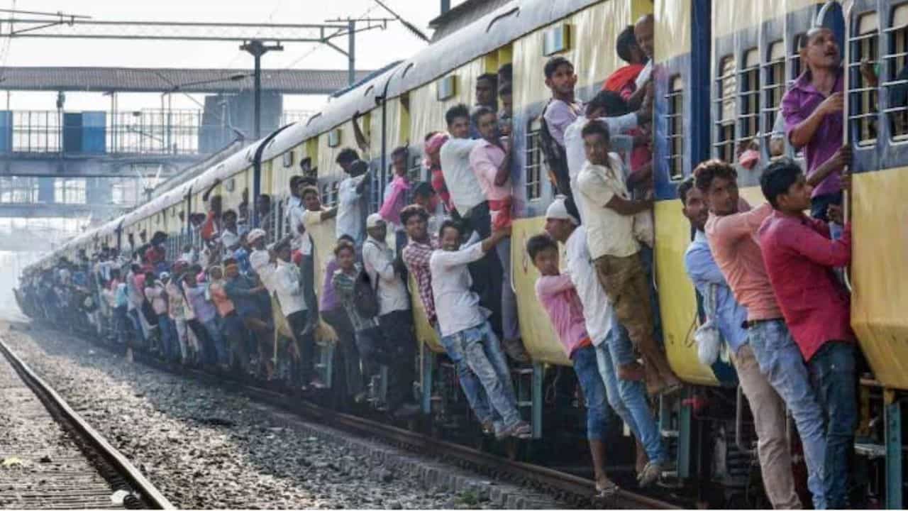 Howrah-Sealdah Rail: হাওড়া, শিয়ালদহ ডিভিশনের রেলযাত্রীদের জন্য সুখবর, টয়লেটে বসছে বিশেষ ডিভাইস, কী কাজ করবে Howrah-Sealdah Rail: হাওড়া, শিয়ালদহ ডিভিশনের রেলযাত্রীদের জন্য সুখবর, টয়লেটে বসছে বিশেষ ডিভাইস, কী কাজ করবে