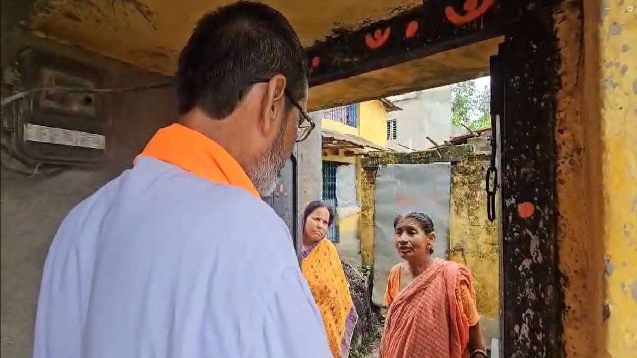 Birbhum News: মল্লারপুরের পুলিশ পেটানো সেই গ্রামে বিজেপির প্রতিনিধি দল