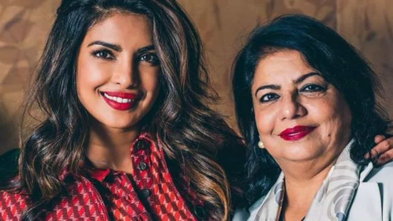 অক্ষয়ের সঙ্গে সম্পর্ক, শাহরুখে সঙ্গে বিয়ের গুজব, শেষমেশ মুখ খুললেন প্রিয়াঙ্কার মা... অক্ষয়ের সঙ্গে সম্পর্ক, শাহরুখে সঙ্গে বিয়ের গুজব, শেষমেশ মুখ খুললেন প্রিয়াঙ্কার মা...