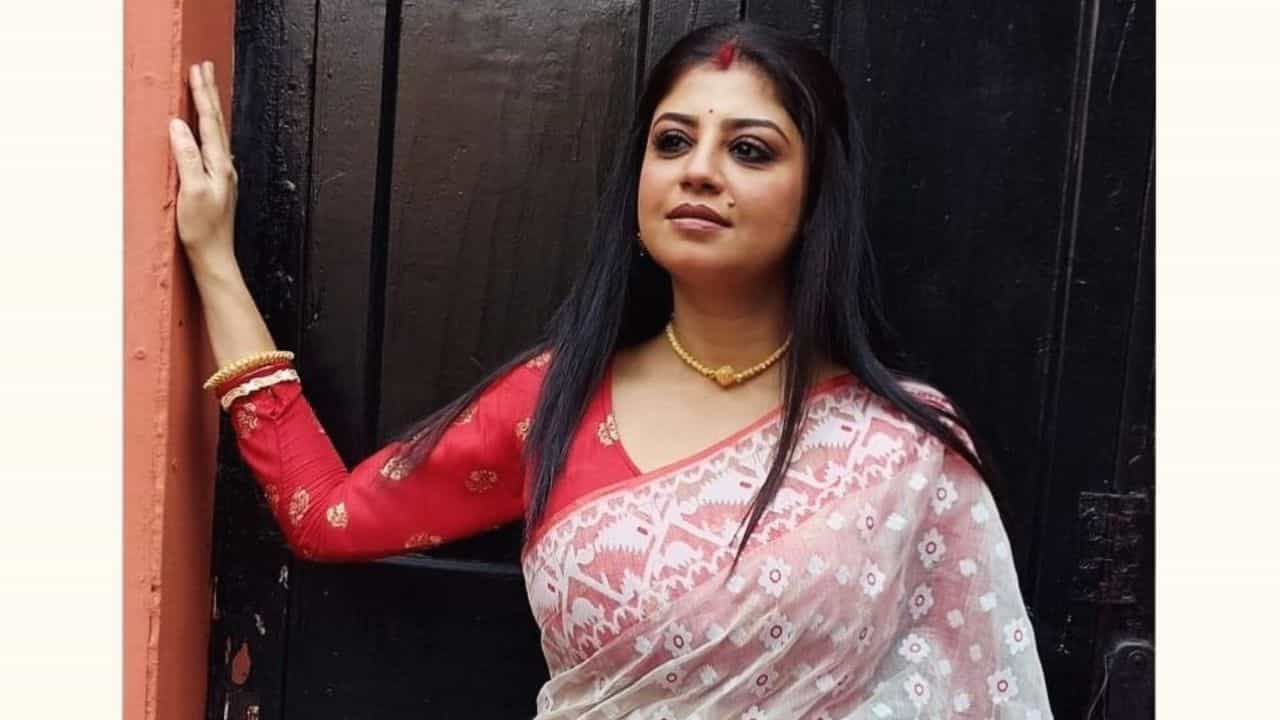 'আমার জীবনেও একটা বাবাইদা ছিল', রাজন্যা প্রথম প্রেমকে সঁপে দেন বান্ধবীর হাতে 'আমার জীবনেও একটা বাবাইদা ছিল', রাজন্যা প্রথম প্রেমকে সঁপে দেন বান্ধবীর হাতে