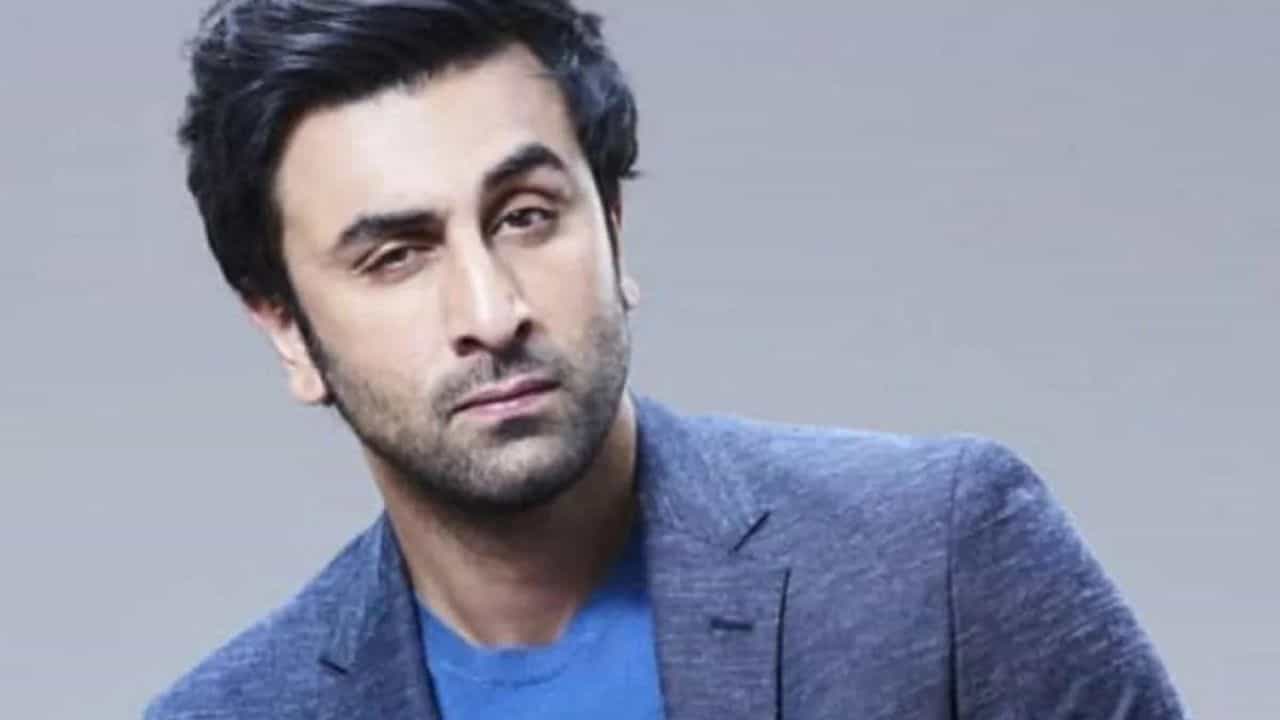 প্রেমিকাদের নিয়ে আজব কাণ্ড রণবীরের, দিদি ঋদ্ধিমা ফাঁস করেন সবটা... প্রেমিকাদের নিয়ে আজব কাণ্ড রণবীরের, দিদি ঋদ্ধিমা ফাঁস করেন সবটা...