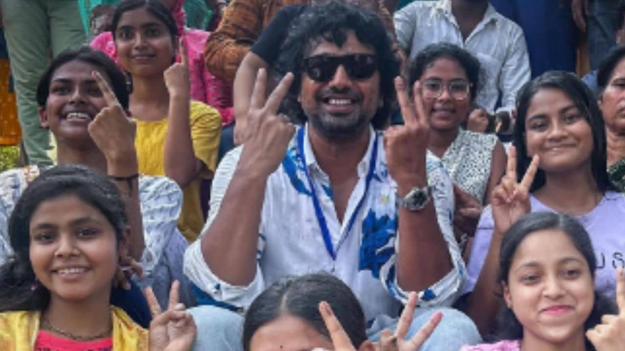 কম বয়সীদের ফুঁসলিয়ে ভোট? কটাক্ষের মুখে ব্যাখ্যা দিলেন দেব