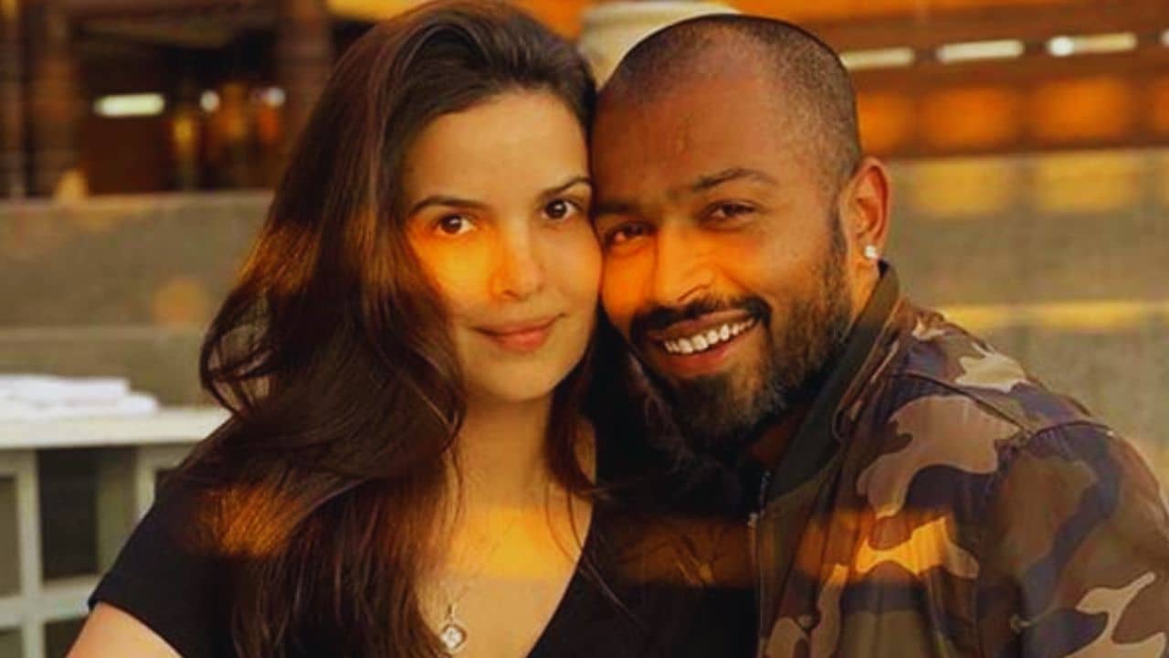 বিয়ের আগেই গর্ভবতী! জানেন হার্দিকের স্ত্রী কোন নায়কের সঙ্গে ঘনিষ্ঠ হয়ে পড়েন?