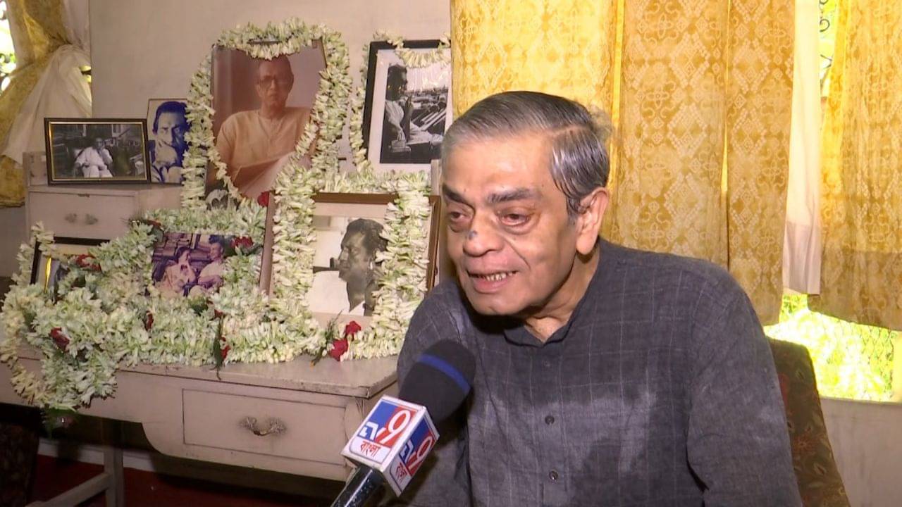 টাকার খুব অভাব, বারবারই পিছিয়ে আসতে হচ্ছে সত্যজিৎ-পুত্র সন্দীপ রায়কে