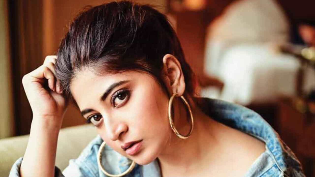 পরশু থেকে লুকিয়ে! অবশেষে সন্দীপ্তার বাড়ি থেকে উদ্ধার হল... পরশু থেকে লুকিয়ে! অবশেষে সন্দীপ্তার বাড়ি থেকে উদ্ধার হল...
