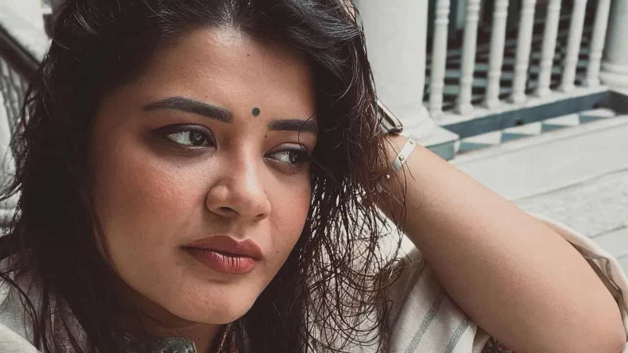 উজ্জয়িনীকে একা পেয়ে কুপ্রস্তাব নামজাদা সঙ্গীত পরিচালকের, মুম্বইয়ের হোটেলের ঘরে কী ঘটে? উজ্জয়িনীকে একা পেয়ে কুপ্রস্তাব নামজাদা সঙ্গীত পরিচালকের, মুম্বইয়ের হোটেলের ঘরে কী ঘটে?